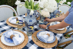 how to: stylish outdoor table set up for brunch